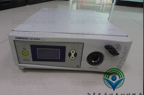 STRYKER光源  X8000  通電無法開機，顯示屏不亮 維修